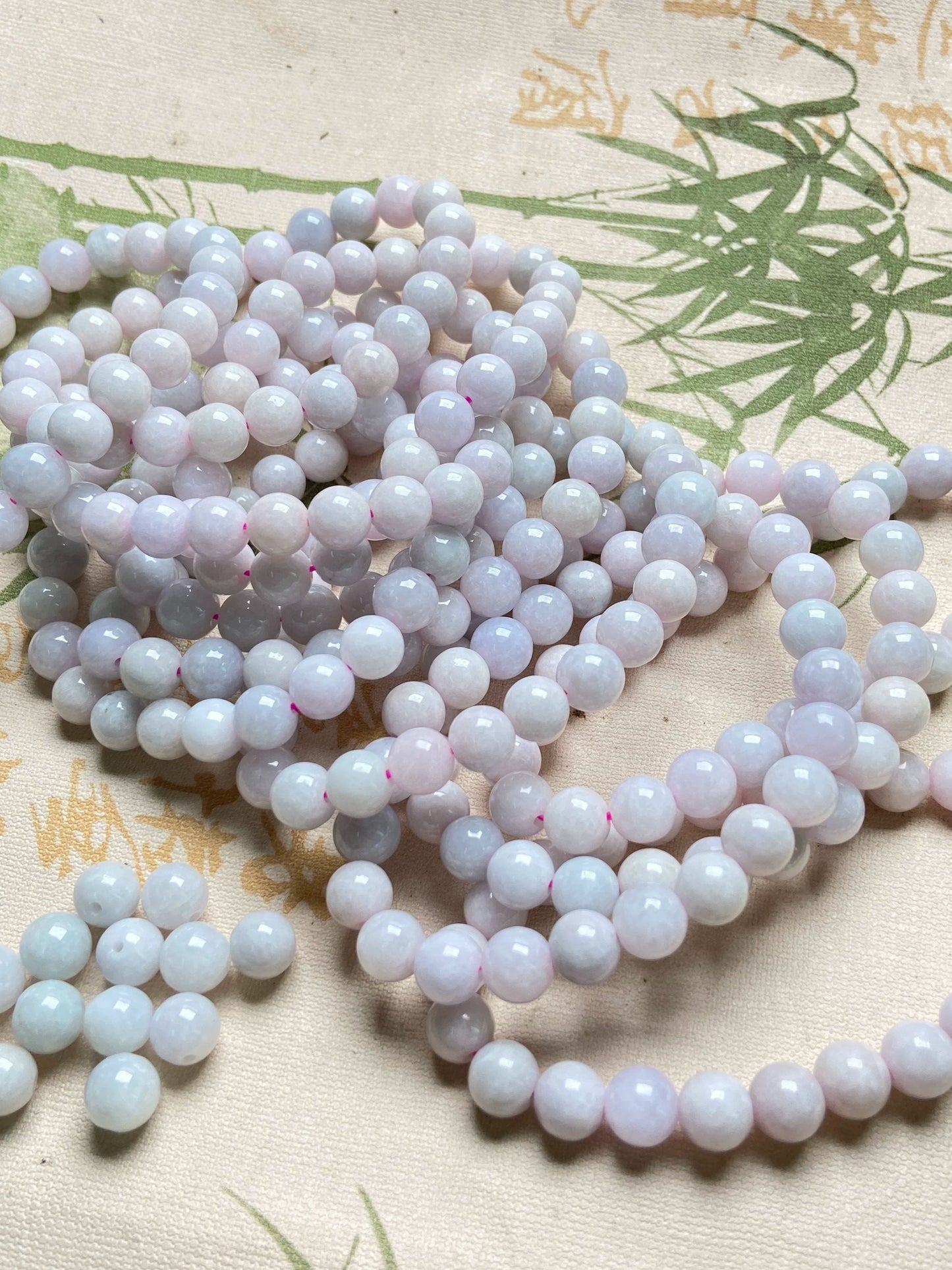 Bracelet en Jadéite Lavande Naturelle – Perles Rondes 8 mm – Bracelet Élégant Femme & Homme